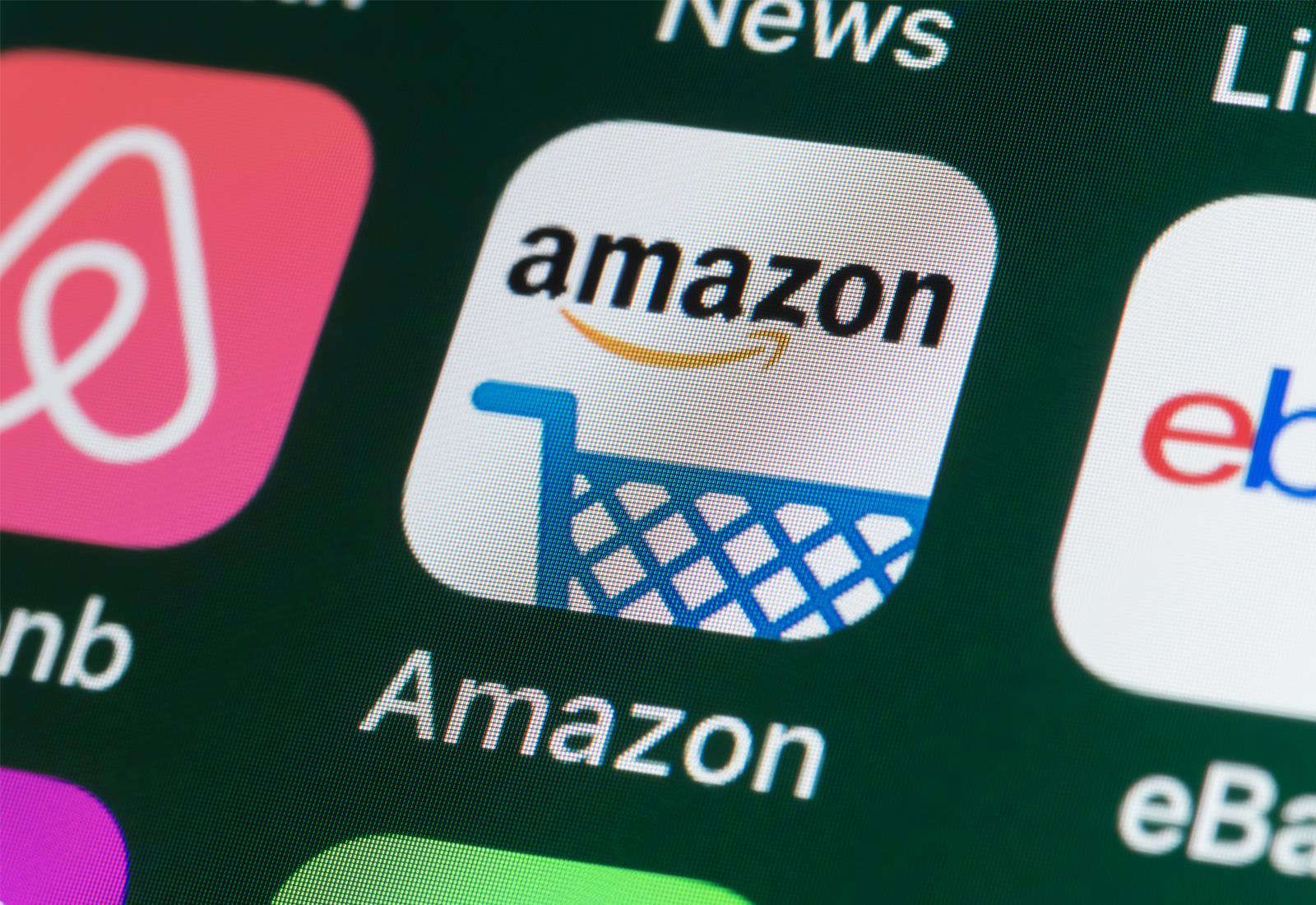 Amazon’s journey from online bookstore to global shopping default shows how relentless customer focus and innovation can redefine e-commerce.